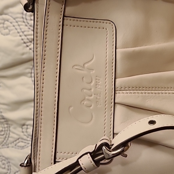 Coach - Picture 4 of 7